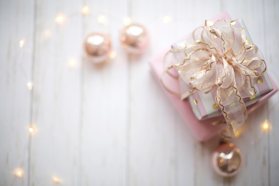 מה הפסגה בסיפורי ברידג'רטון מספרת לנו על שיח המין בימינו